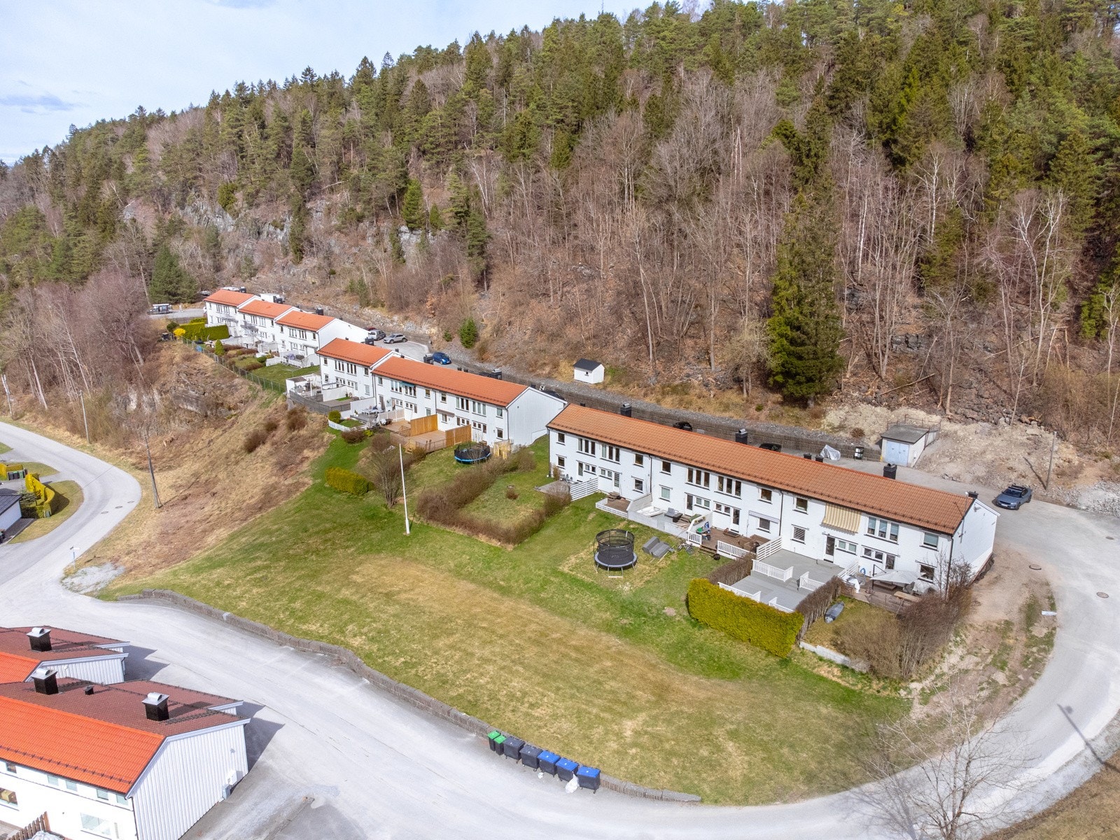 d kun 5-10 minutter med bil til Porsgrunn sentrum har du enkel tilgang til byens servicetilbud, butikker, restauranter og kulturtilbud. Samtidig ligger Herøya svært gunstig til for pendlere med kort vei til E18 Galleribilde