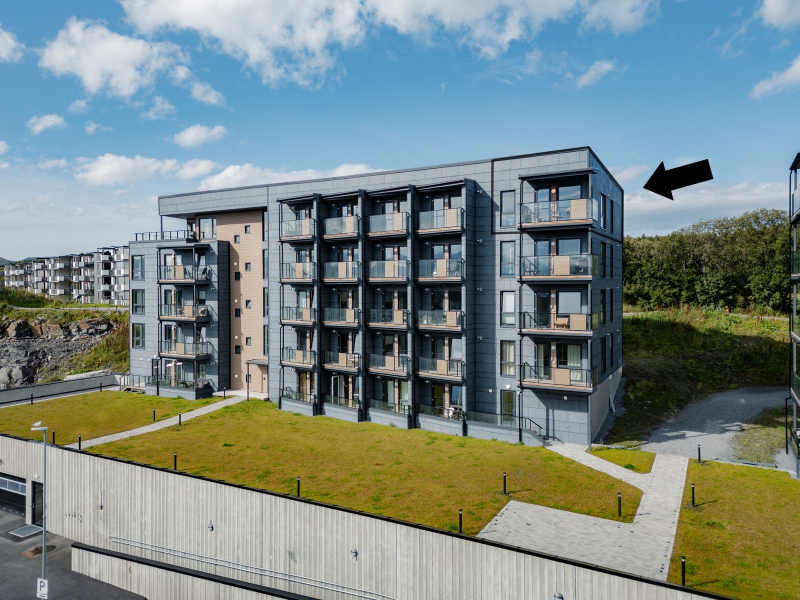 Moderne toppleilighet på hjørnet av bygget - velkommen til Støverveien 103! Galleribilde