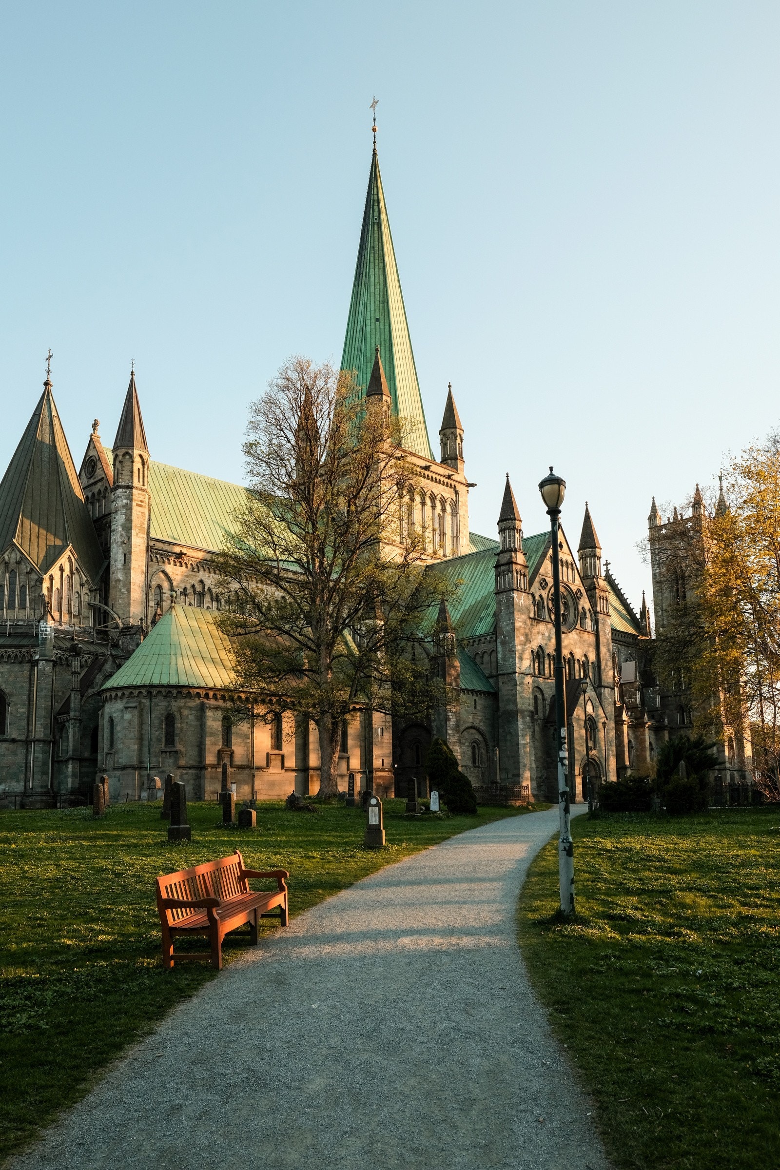 Nidarosdommen ligger i gangavstand fra boligen og er et viktig historisk og kulturelt landemerke i Trondheim. Galleribilde