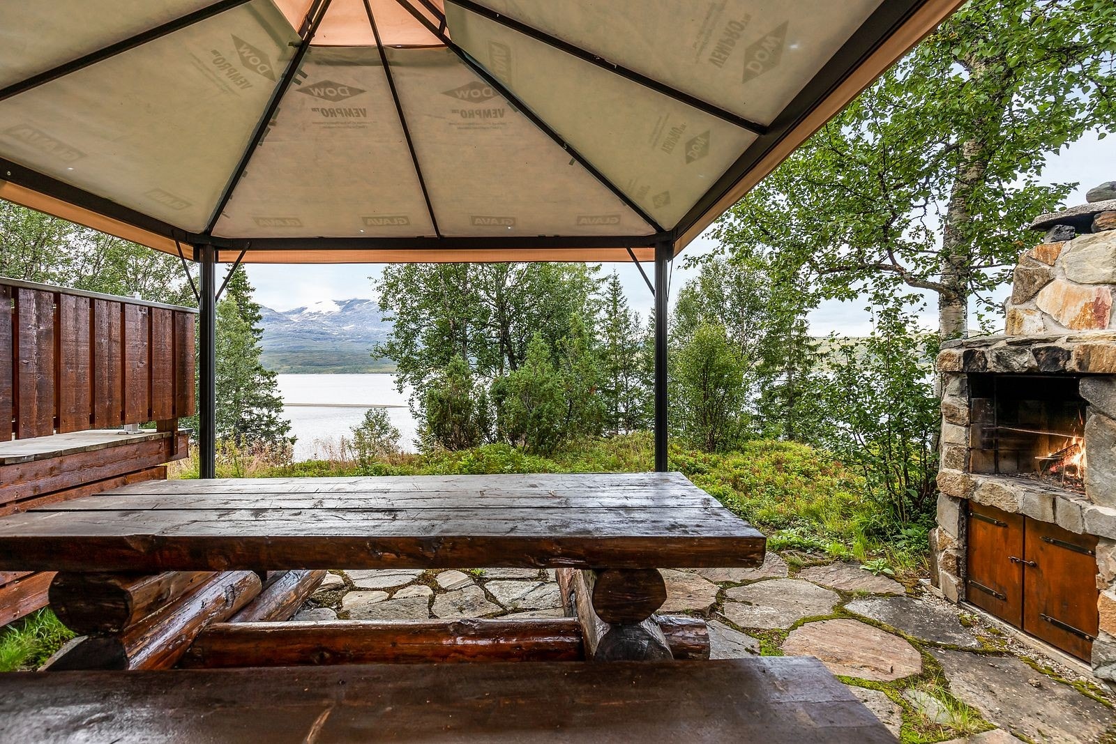 Fra grillplass mot utsikt. Galleribilde