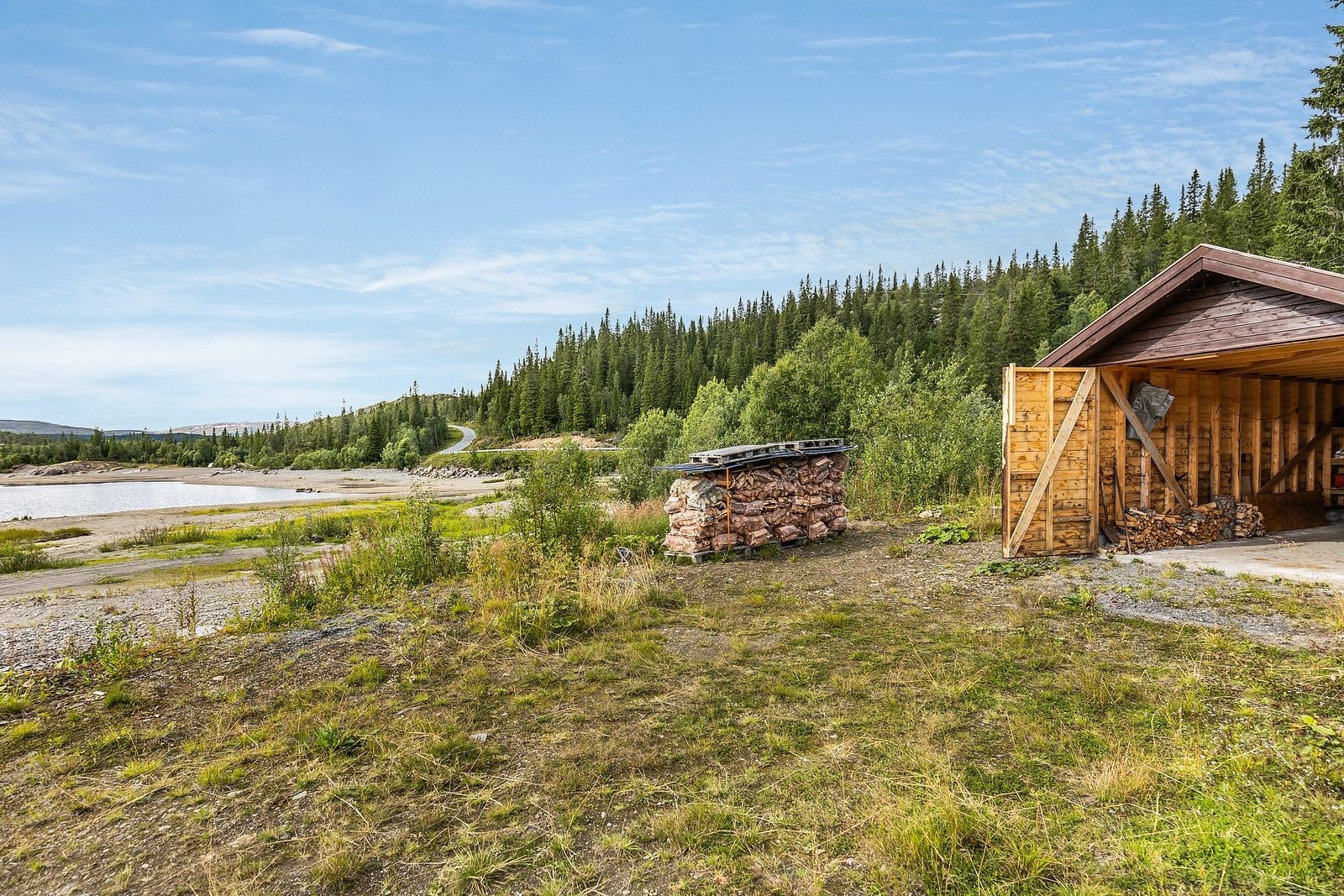 Området ved naustet. Galleribilde