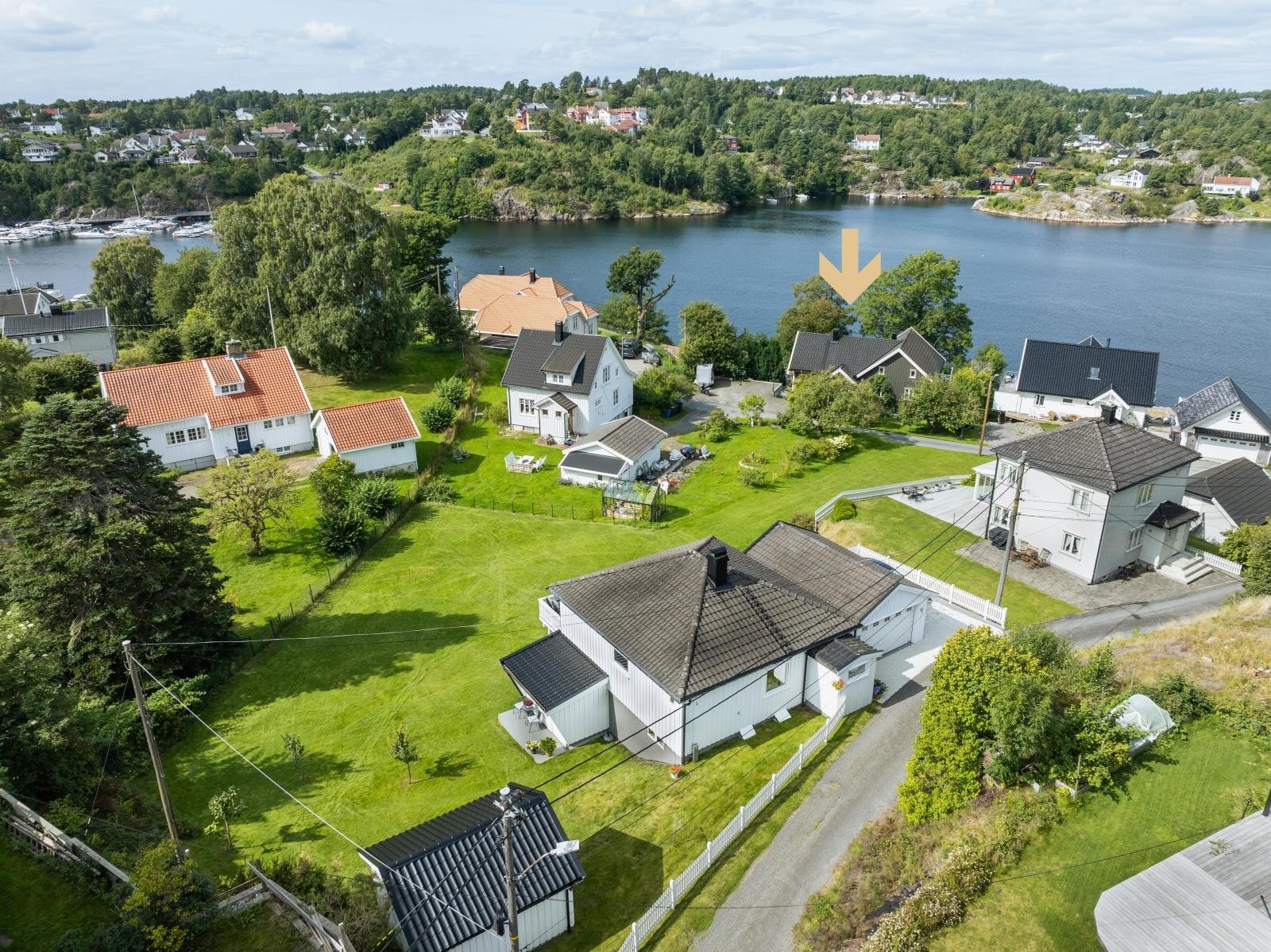 Båtplassen ligger som anvist på bildet, bare en kort spasertur unna. Galleribilde