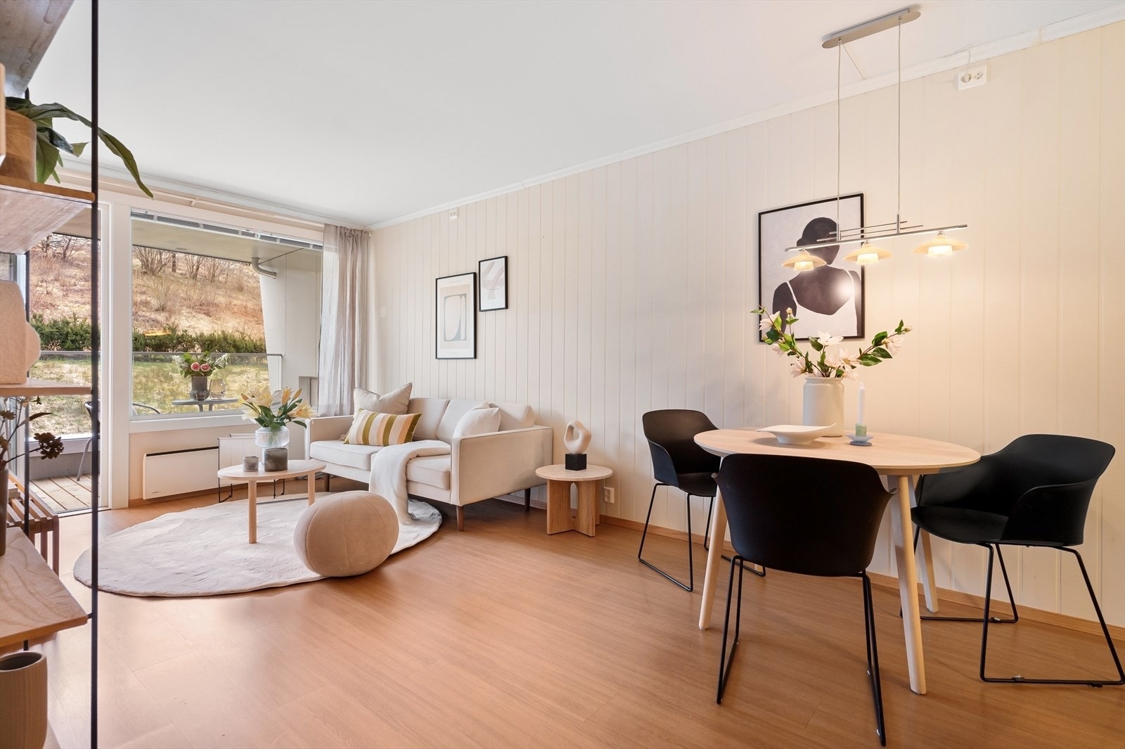 God plass til å innrede med både spisebord og safagruppe. Galleribilde