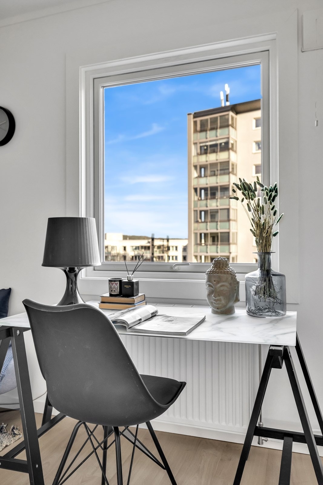 Godt med lys til lekser eller hjemmekontor Galleribilde