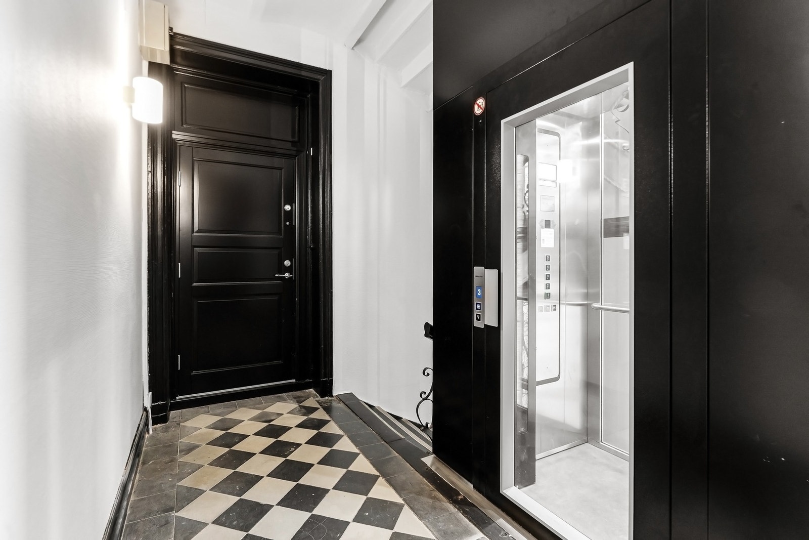 Leiligheten ligger fint til i byggets 3. etasje med heisadkomst. Galleribilde