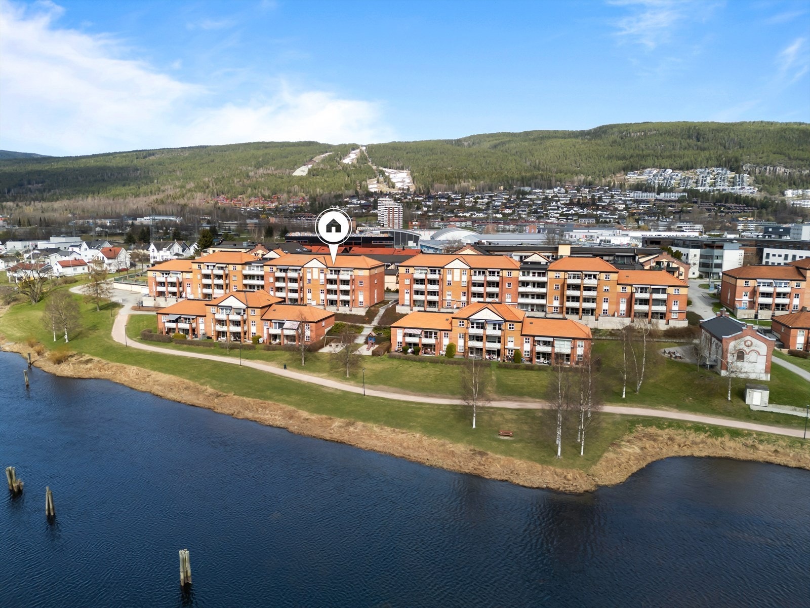 Lys og pen 3-roms toppleilighet Galleribilde