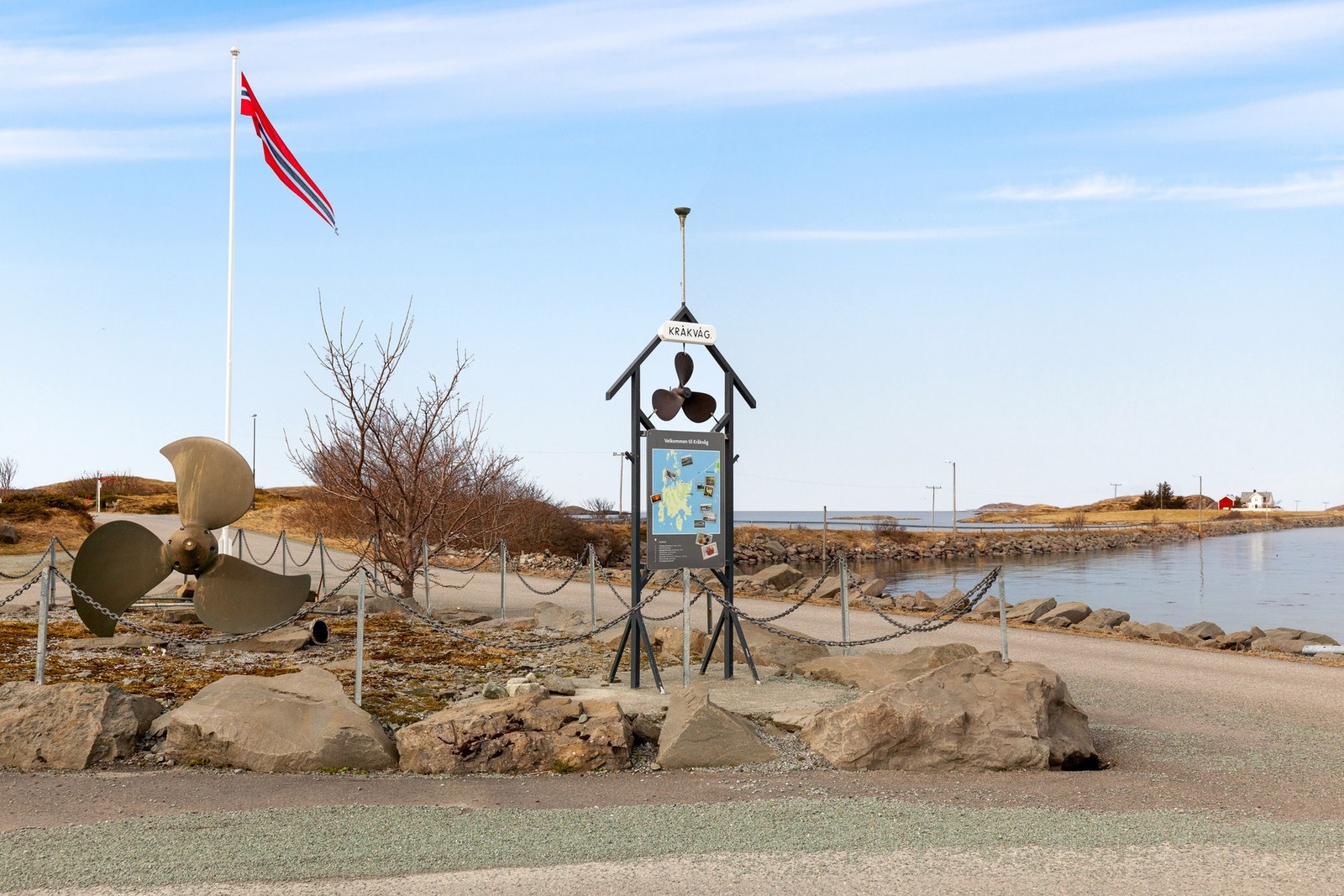 Kråkvåg har en interessant historie, blant annet med etablering av Kråkvåg fort på 1980-tallet Galleribilde