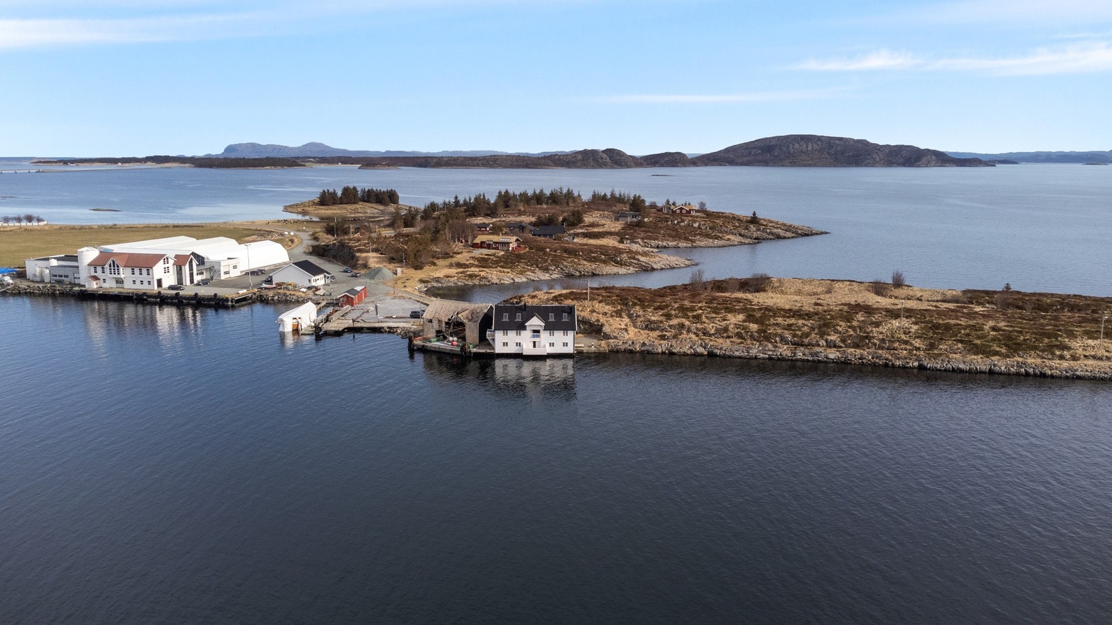 Ønsker du å utforske øya med sykkel? Det er godt tilrettelagte turstier som gir flotte opplevelser Galleribilde