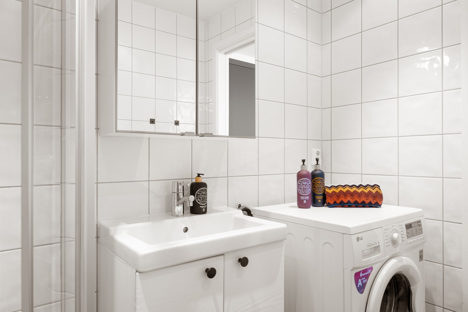 Det er også opplegg for vaskemaskin på badet. Galleribilde