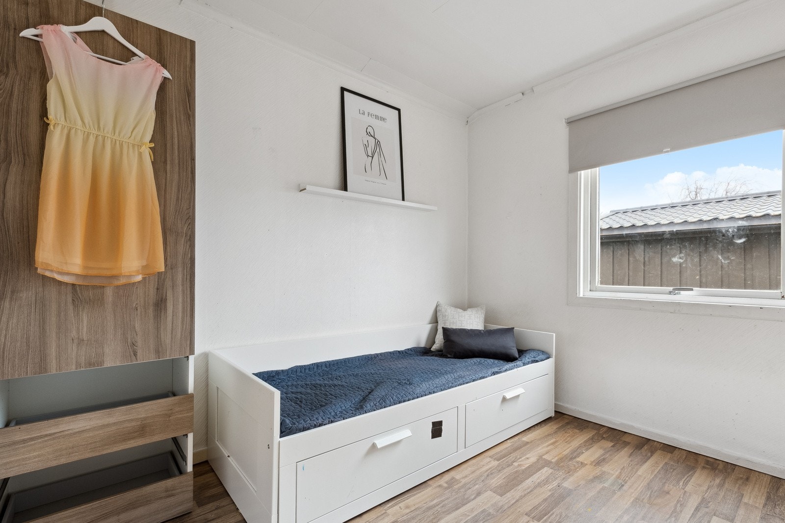 Soverom 2 målt 7 kvm har plass til seng og mulig innredning. Galleribilde