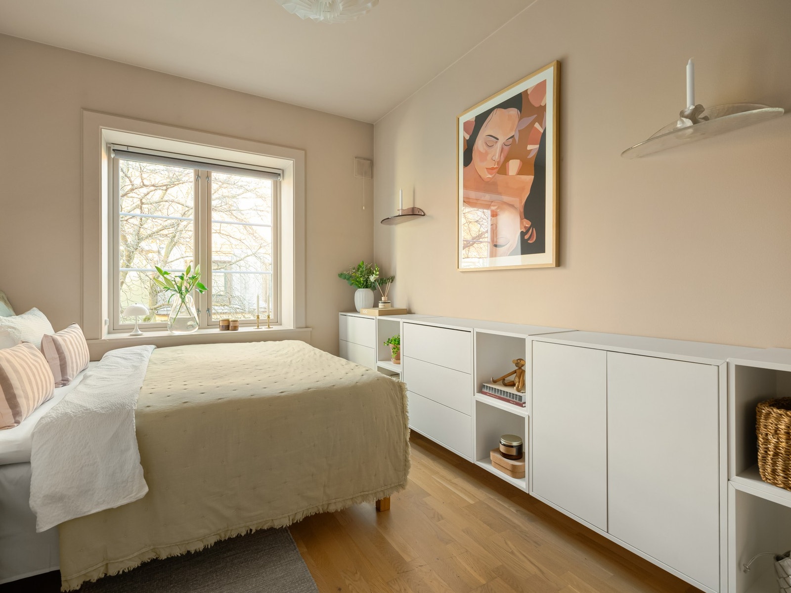 Det er også plass til kommoder for ekstra lagring. Galleribilde
