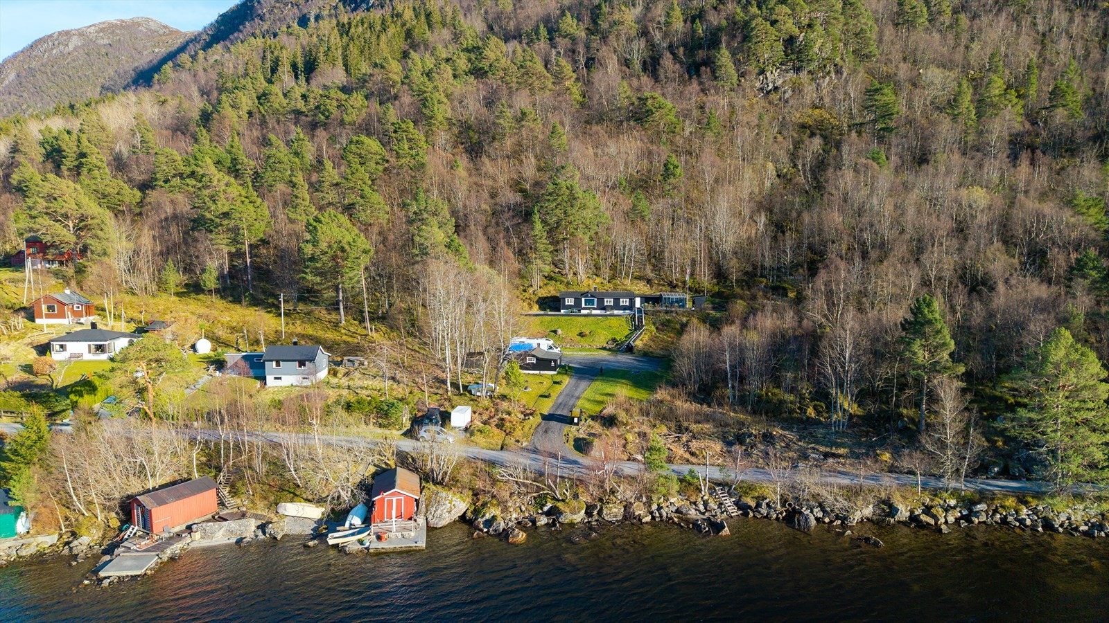 Ei perle i fantastiske omgivelser med kort avstand til alt man måtte trenge! Galleribilde