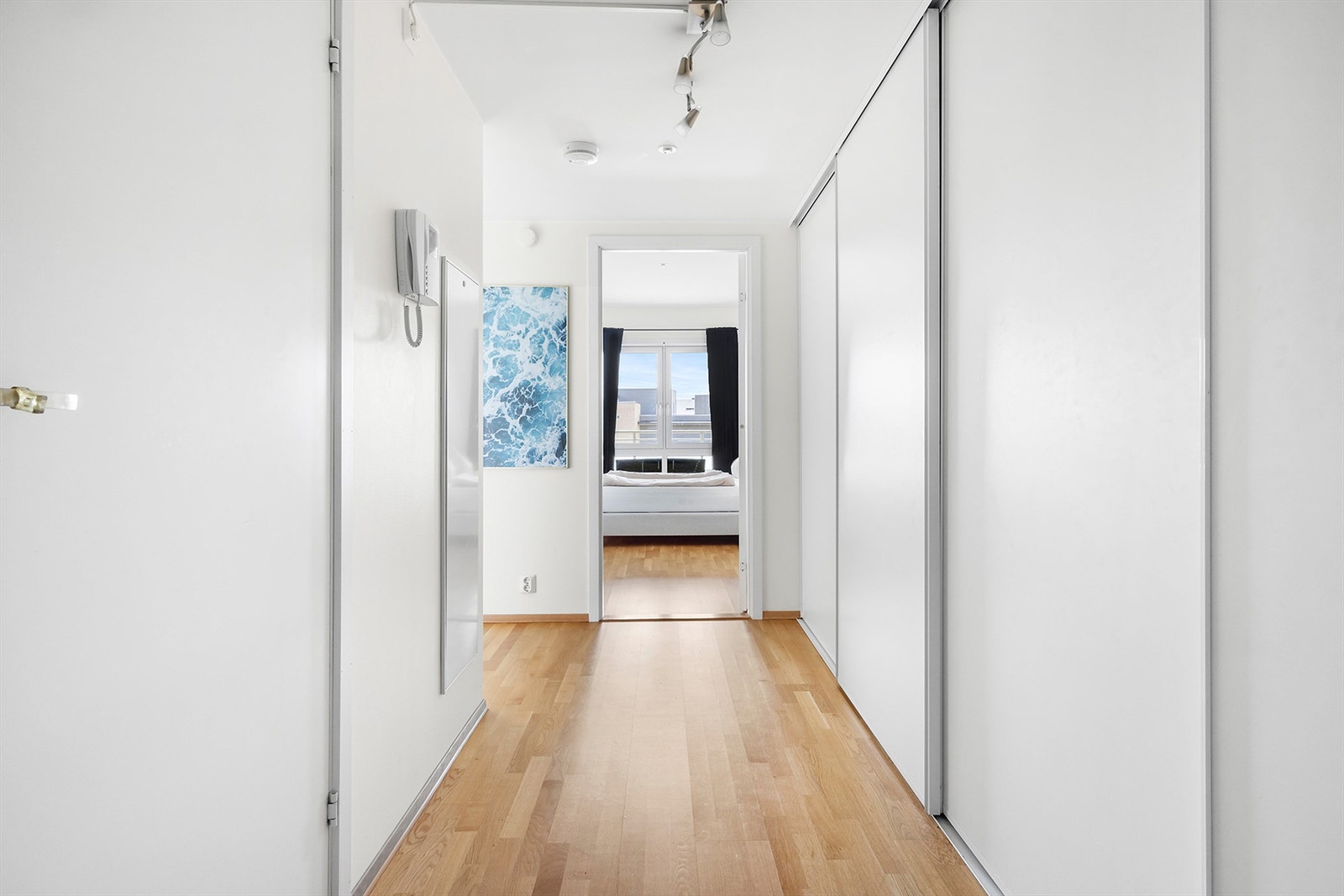 Entré / hall. Galleribilde