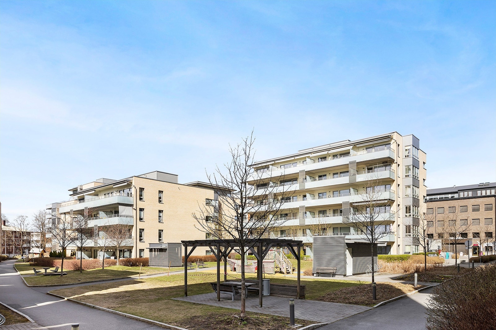 Fasade med hyggelige fellesområder. Galleribilde