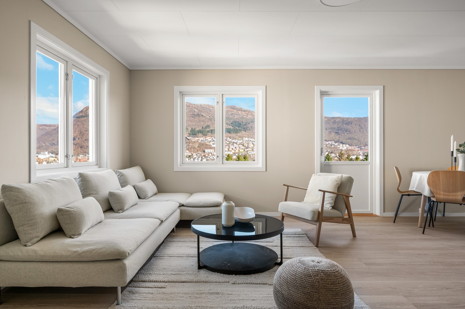 Bergby Partners eiendomsmegling v/Tarek Bergfjord har gleden av å presentere Søndre Skogveien 107! Galleribilde