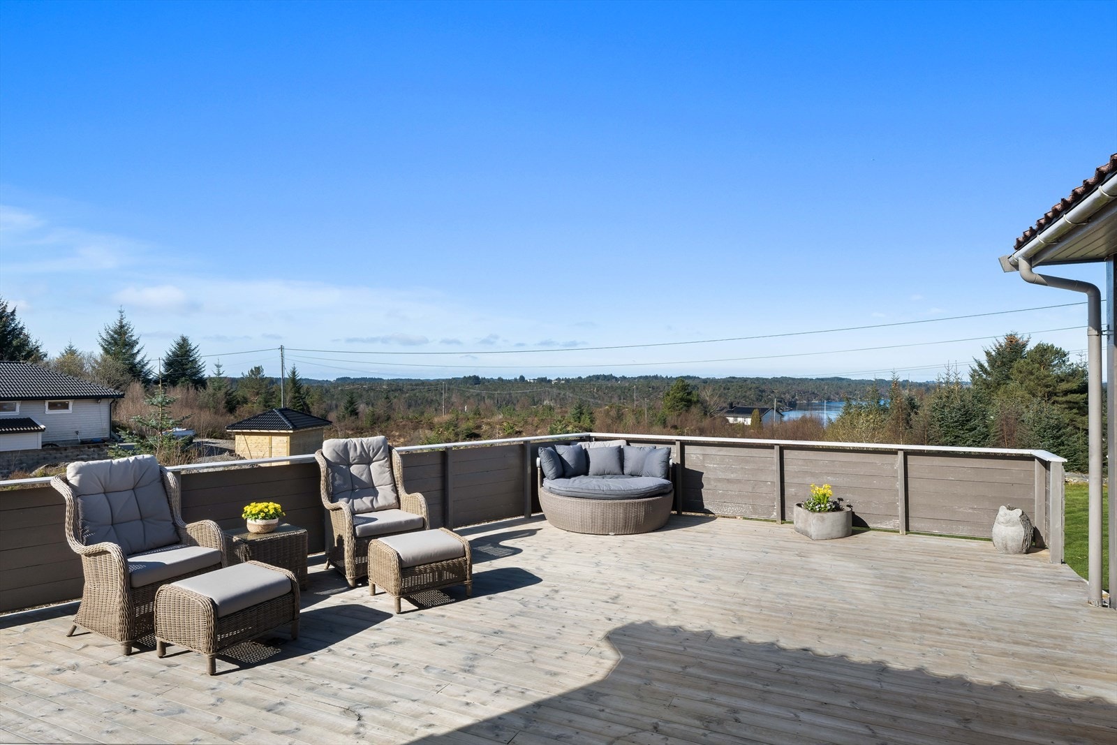 Her nyter man gode solforhold på sommerstid. Galleribilde