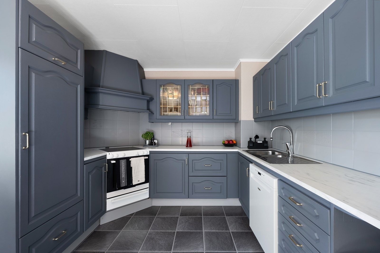 Alle hvitevarer medfølger handelen. Galleribilde