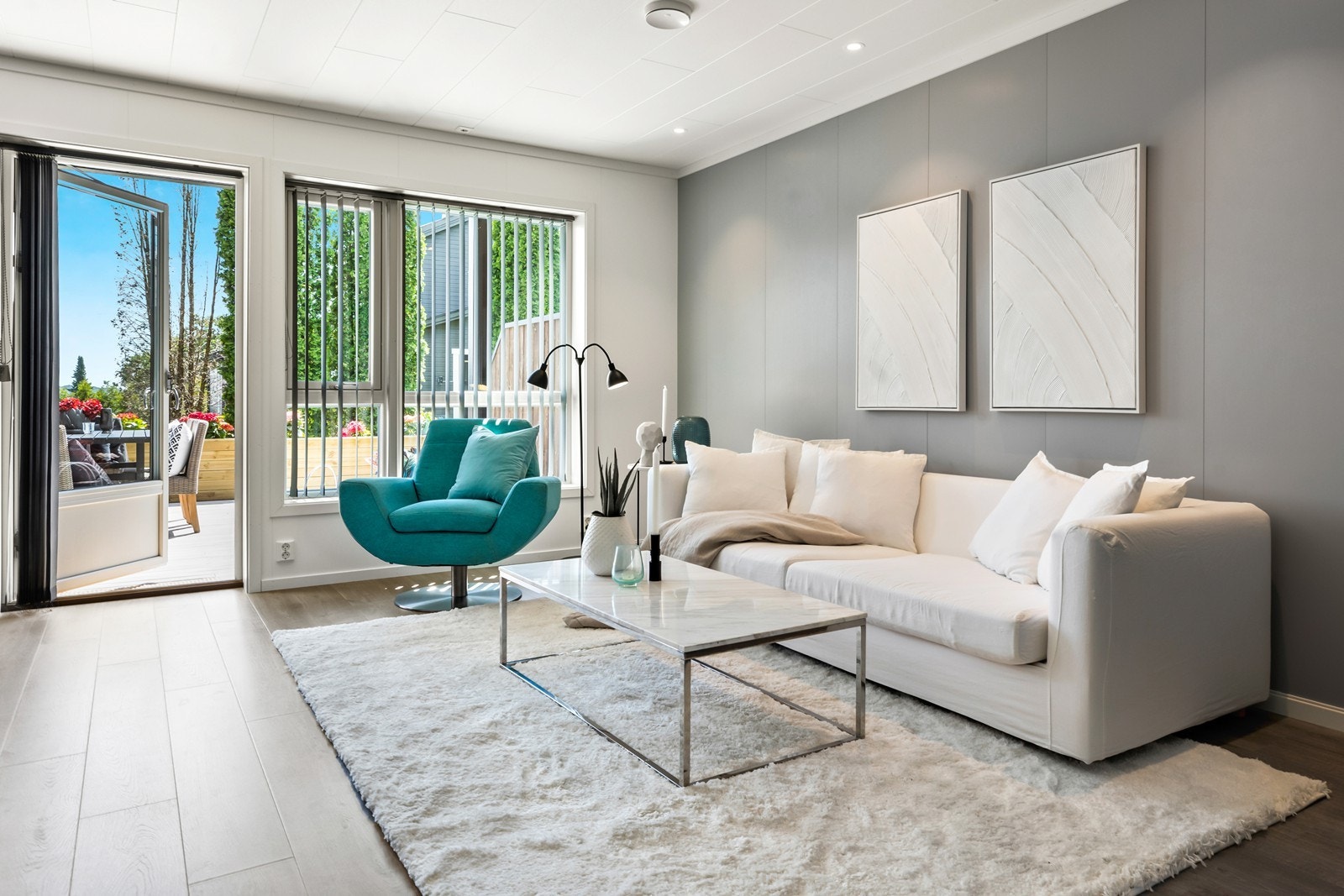 Det er god plass til salong med til hørende møbler og interiør Galleribilde