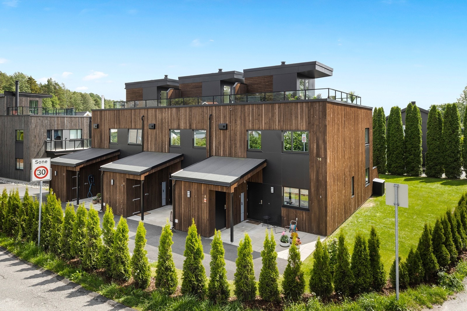 Velkommen til Myråsveien 18B - Presentert av EiendomsMegler1 ved Birgit Grandahl Galleribilde