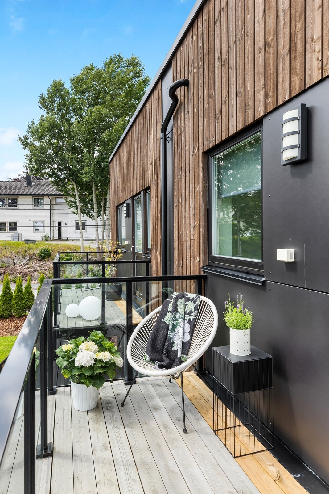 På luftebalkongen er det plass et par koselige stoler hvis ønskelig Galleribilde