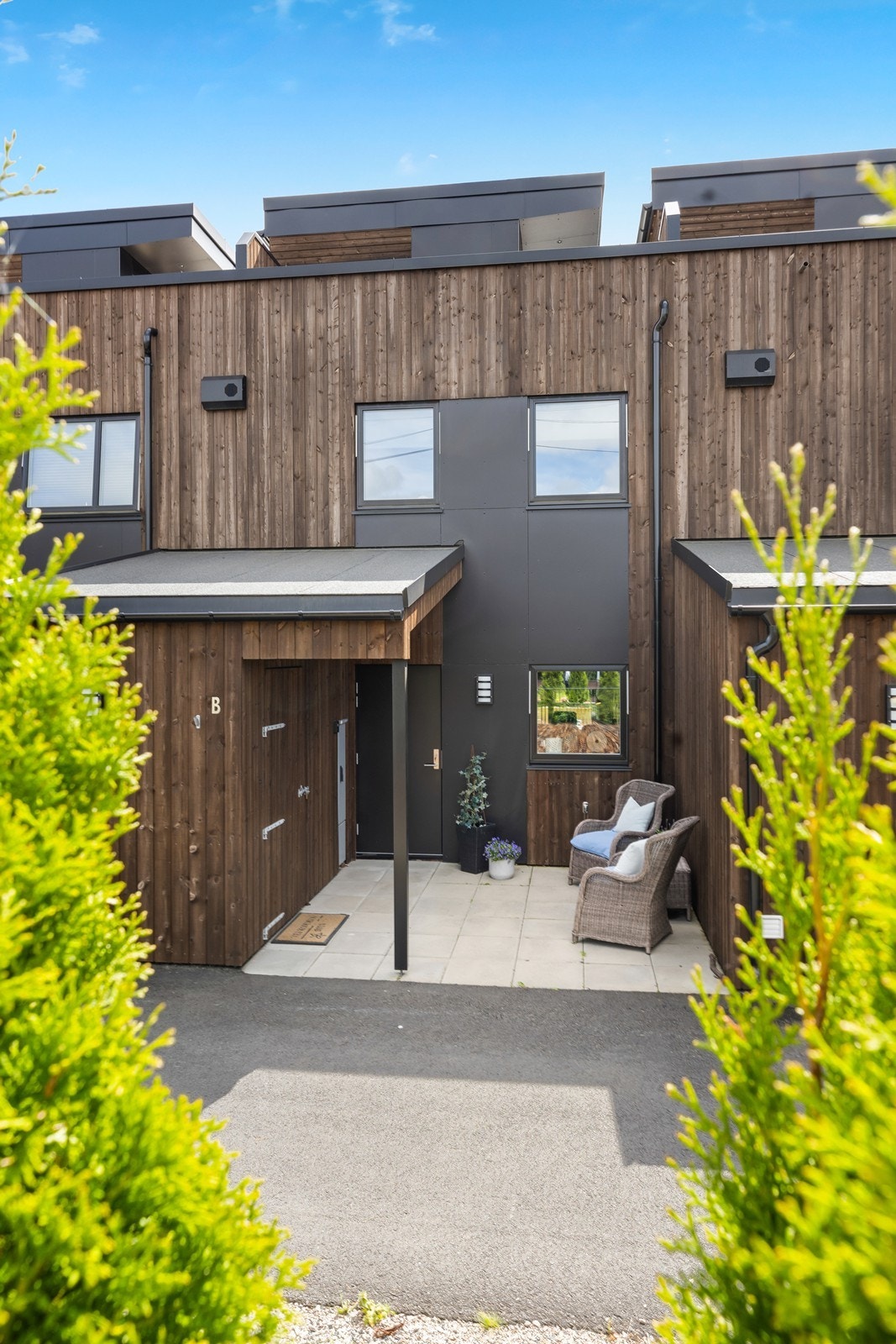 Ved inngangspartiet er det en utvendig sportsbod, på ca. 5m² Galleribilde