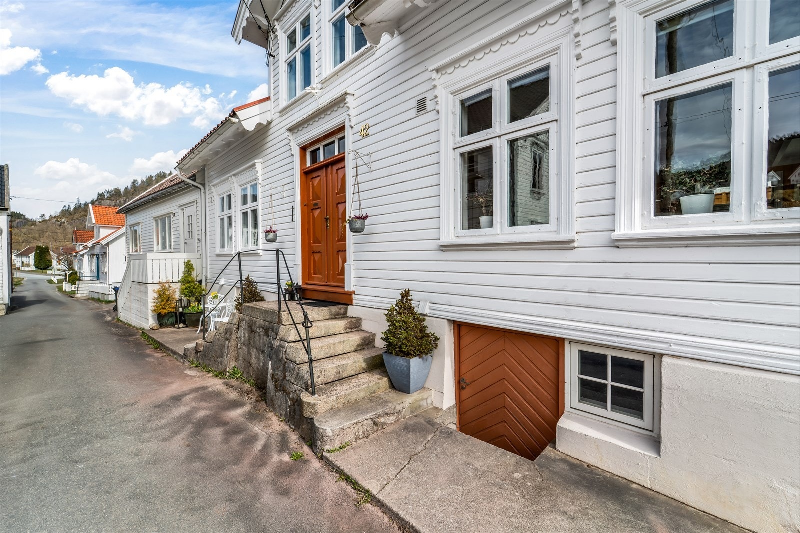 Koselig inngangsparti på fremsiden. Galleribilde