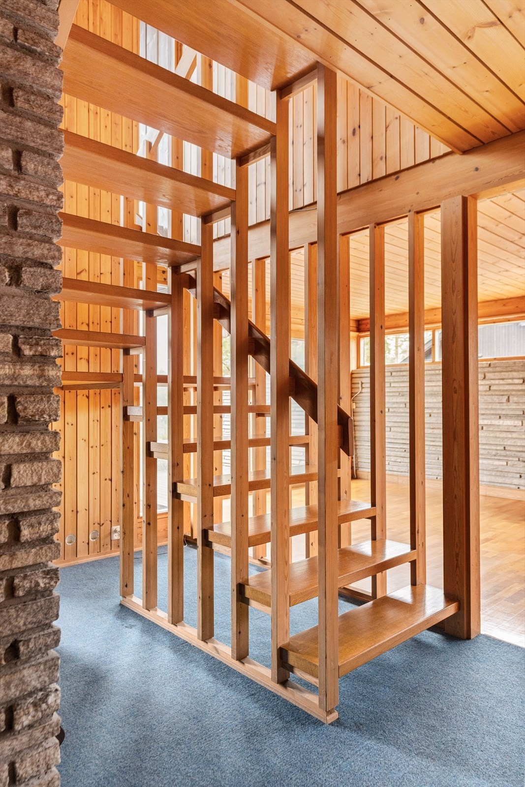 Fra trappen er det inngang til en kjellerstue. Galleribilde