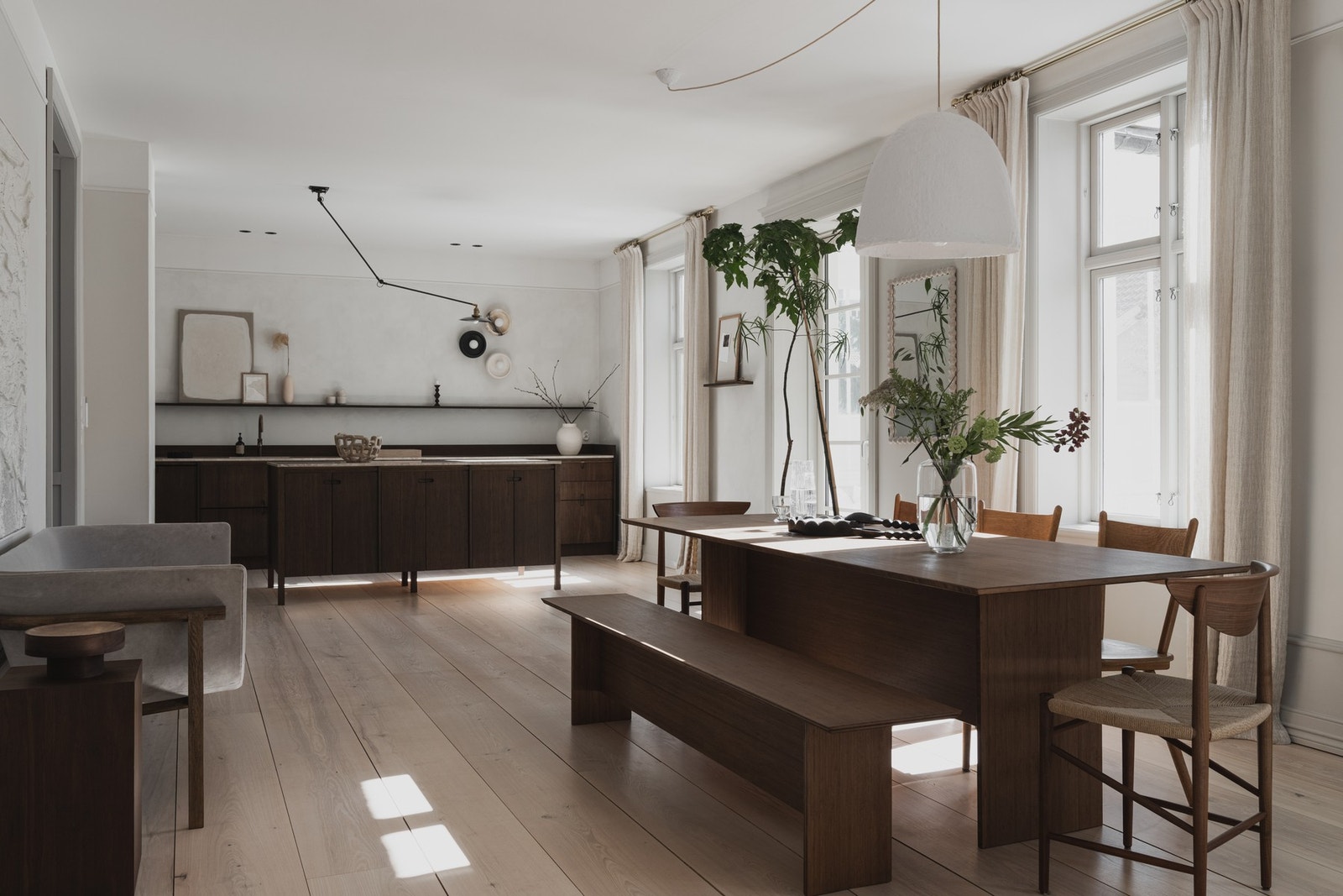 Påkostet murvilla fra 1896, smakfullt oppusset i 2020/21. Eksklusivt materialvalg, sydvendt bakgård, veranda og garasje. Galleribilde