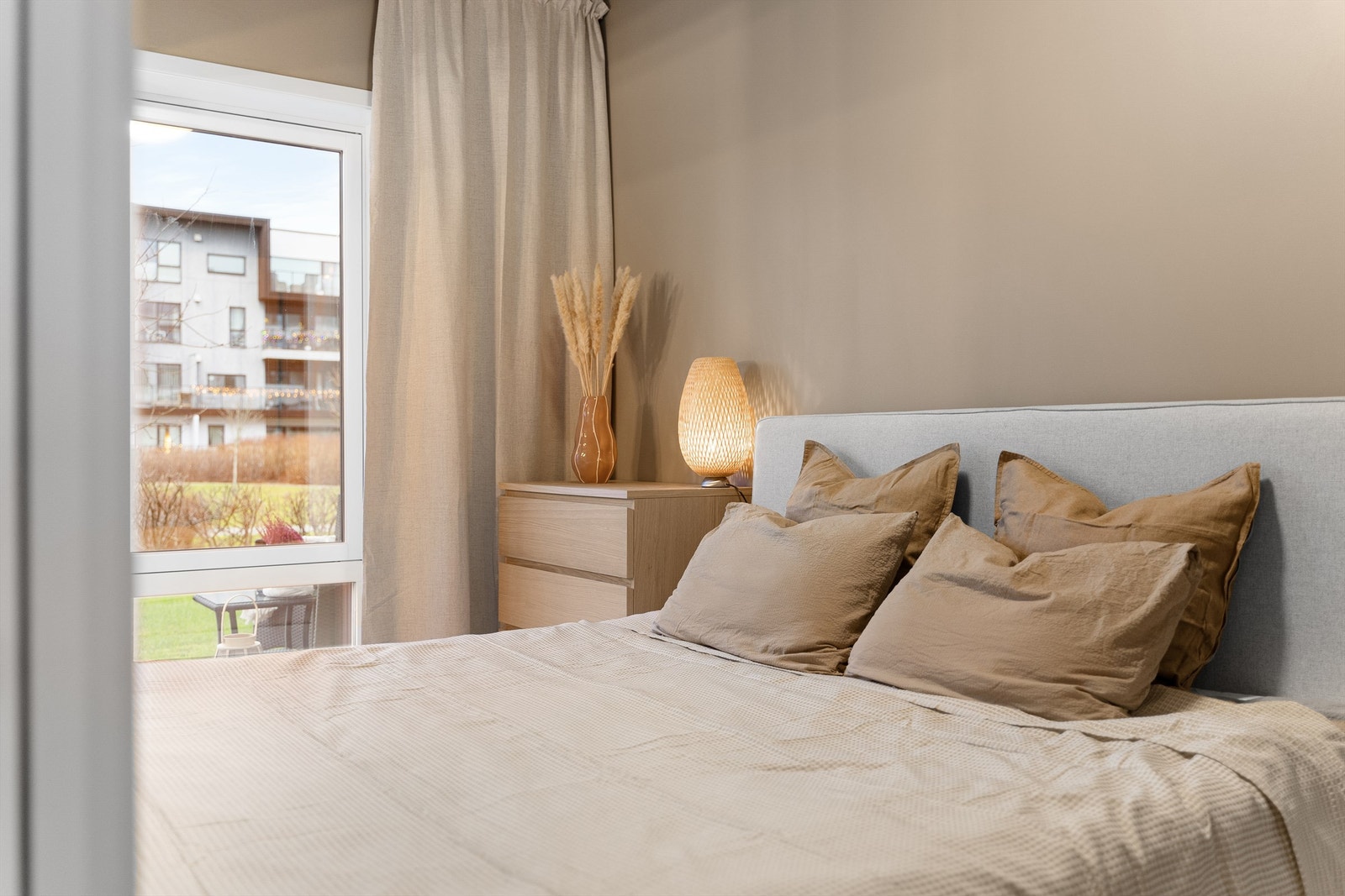 Store vindusflater. Galleribilde