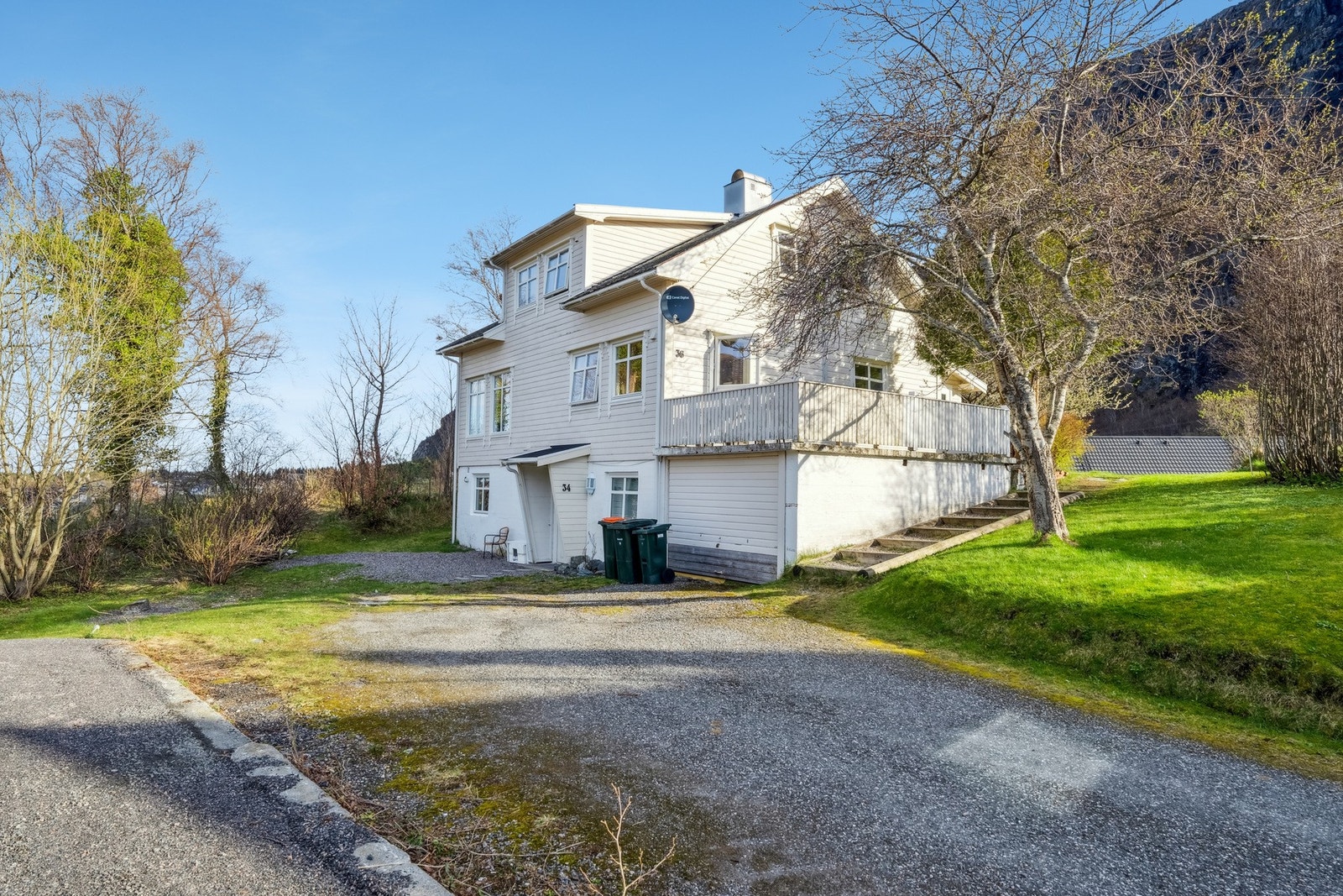 Velkommen til Bukthaugvegen 34 - presentert av EiendomsMegler 1 ved Amund Sønslien. Galleribilde