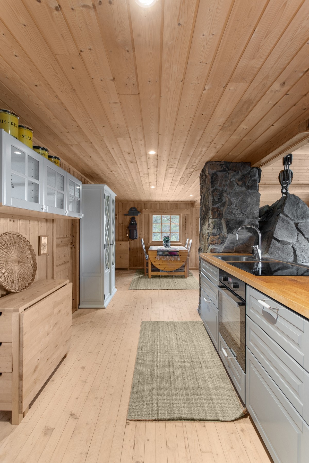 Stue og kjøkken måler til sammen 38,5 kvm Galleribilde