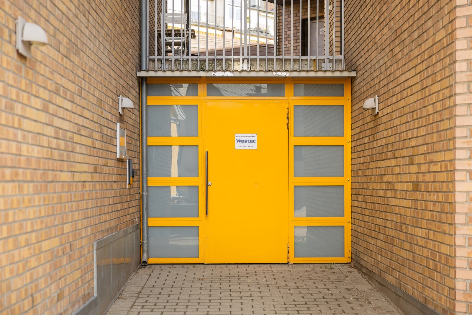 Bruksrett til garasjeplass medfølger. Galleribilde