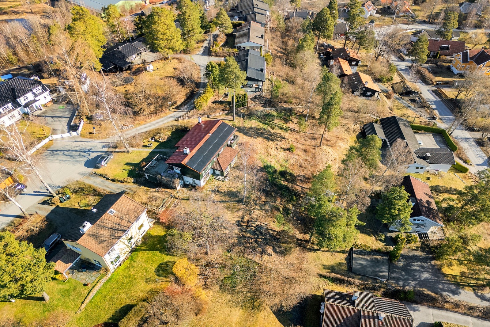 Adkomst fra Preståsen over Preståsen 2A. Rettigheten er tinglyst. Galleribilde