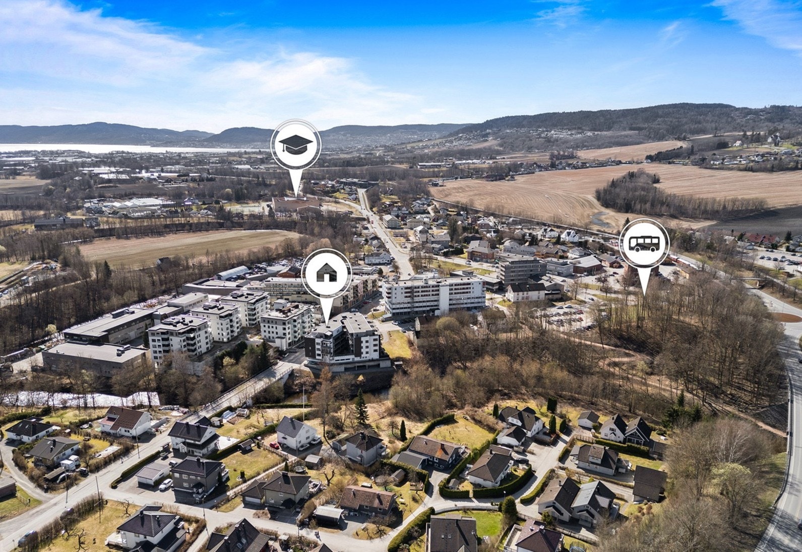 Beliggenheten byr på en enkel hverdag med nærhet til "alt" du måtte trenge i hverdagen. Galleribilde