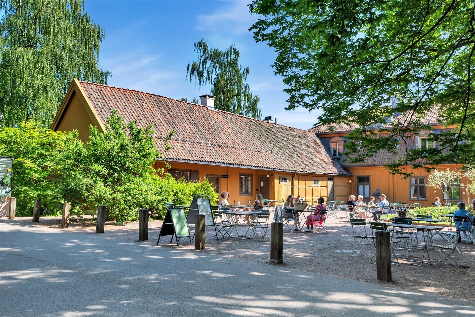 Denne fine leiligheten ligger rett ved vakre Botanisk hage - en frodig nabolagsperle med vakre stier, eksotiske planter og rolige omgivelser året rundt. Galleribilde