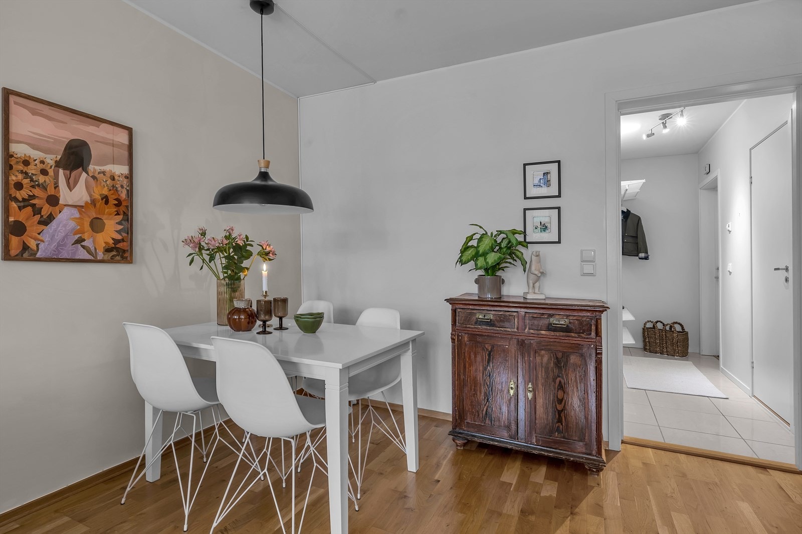 God plass til spisegruppe Galleribilde