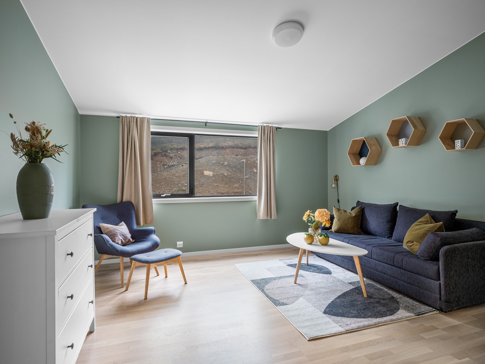 Soverom 2 - Dette rommet kan også benyttes som stue Galleribilde