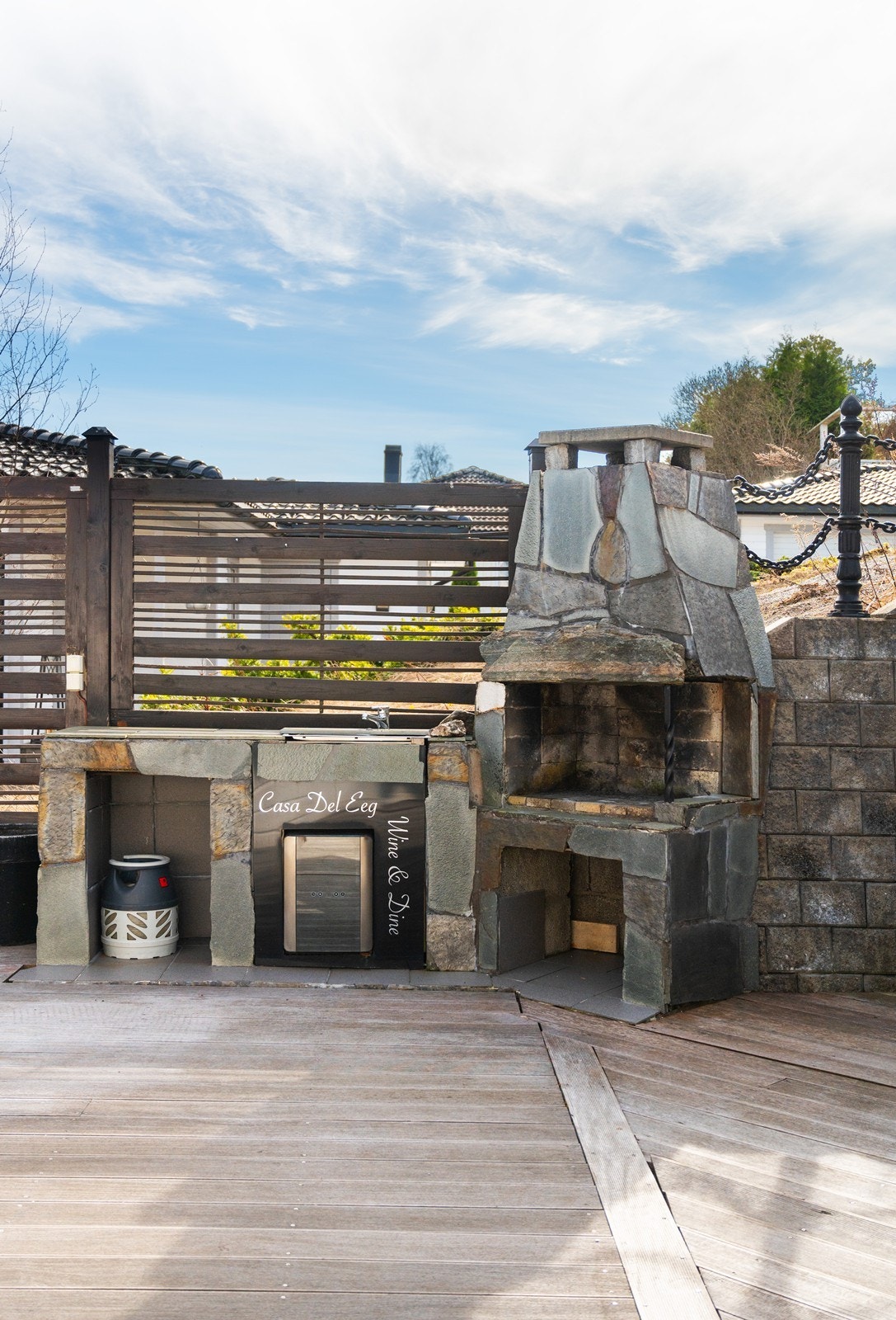 Sjarmerende utekjøkken i naturstein Galleribilde