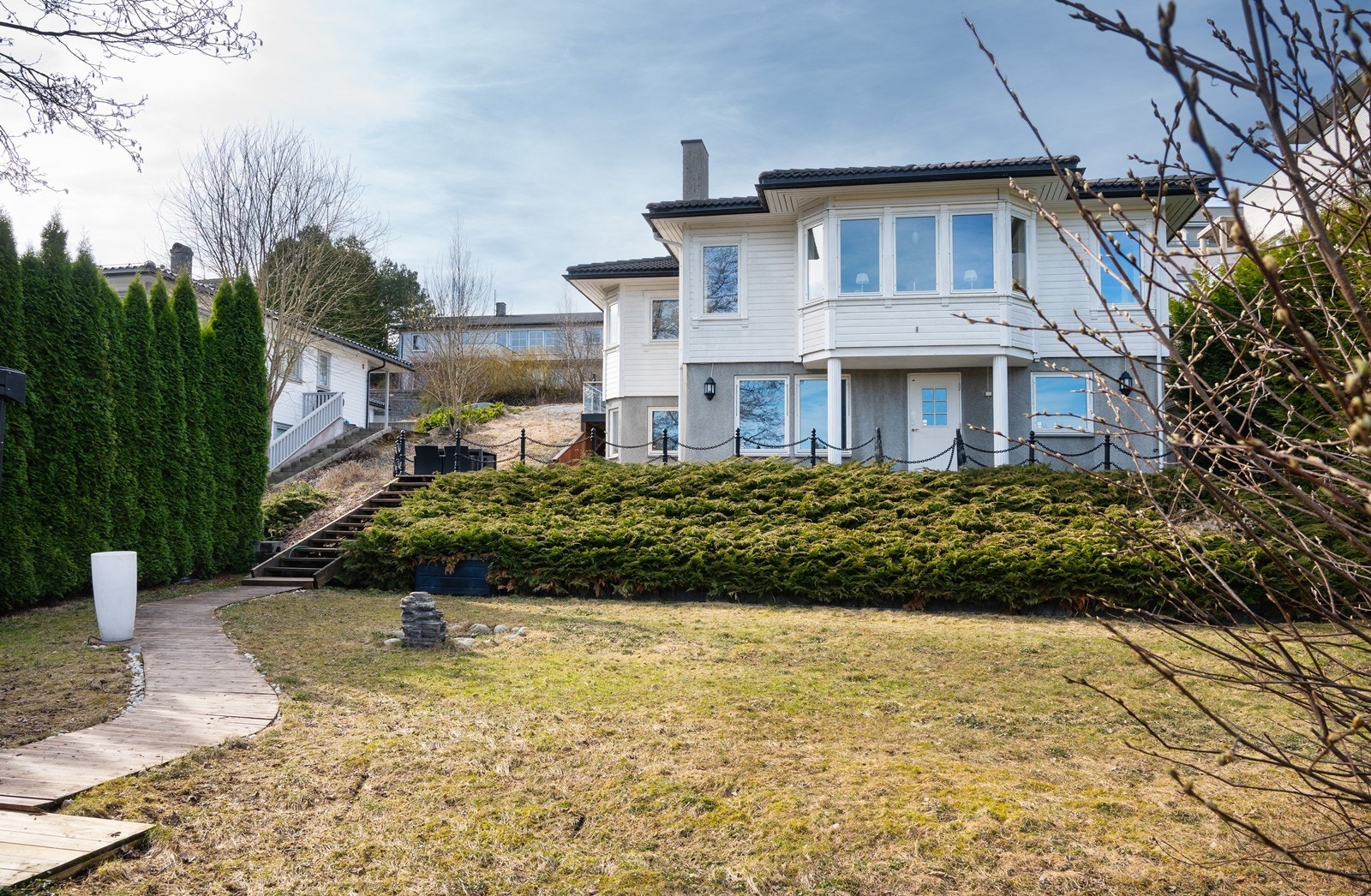 Et herskapelig og flott hus, bygget i 2005 Galleribilde