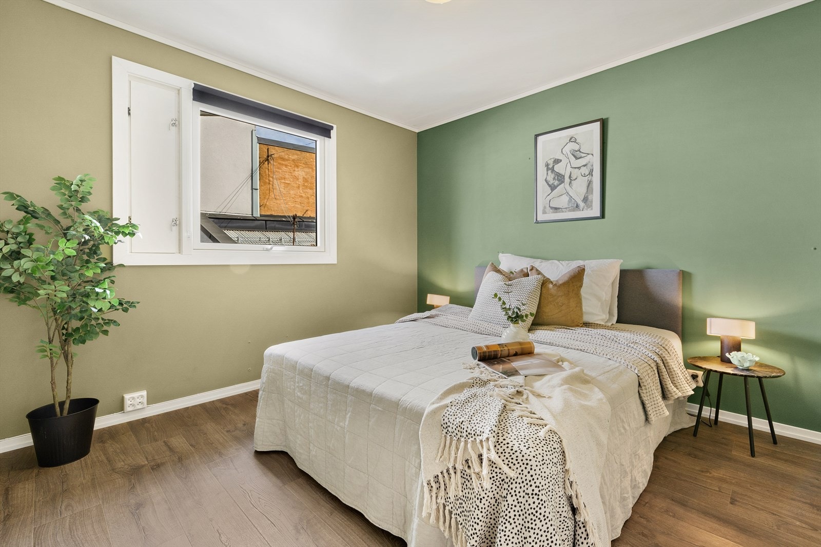 Det er også plass til kommoder eller andre oppbevaringsmøbler - eventuelt en hjemmekontorløsning. Galleribilde