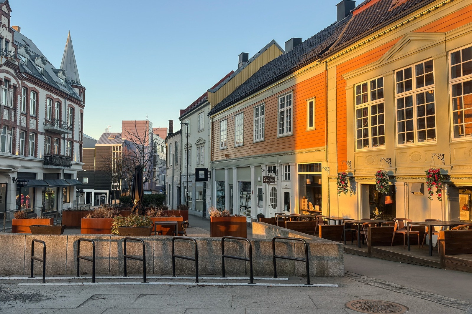 Bo midt i sentrum med gåavstand til Amfi, gågata og hyggelig spisesteder! Galleribilde
