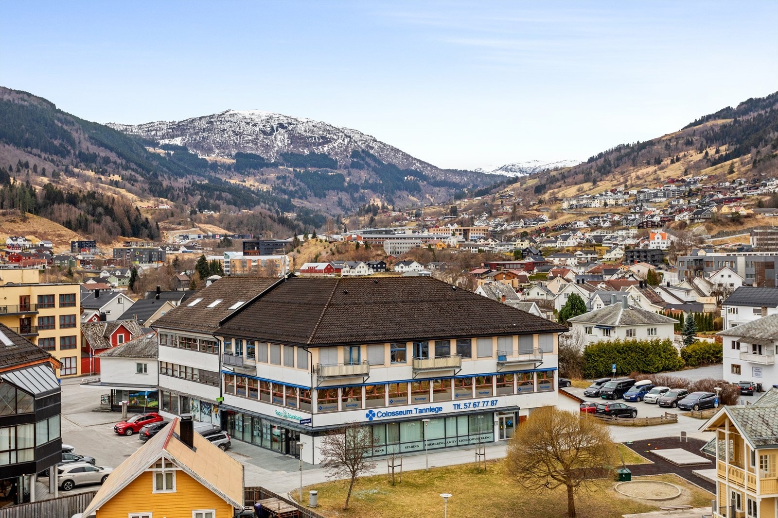 Regionen byr også på rike naturopplevingar med forhaldsvis kort avstand til fjell og fjord der ein har høve til utfart heile året. Galleribilde
