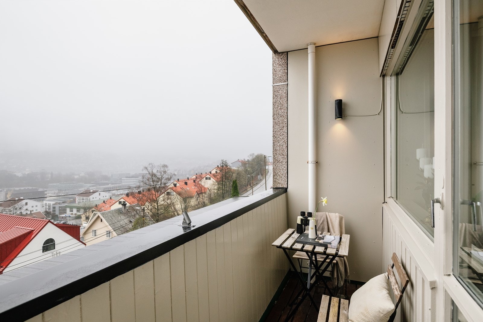 Altan utenfor stuen. Galleribilde