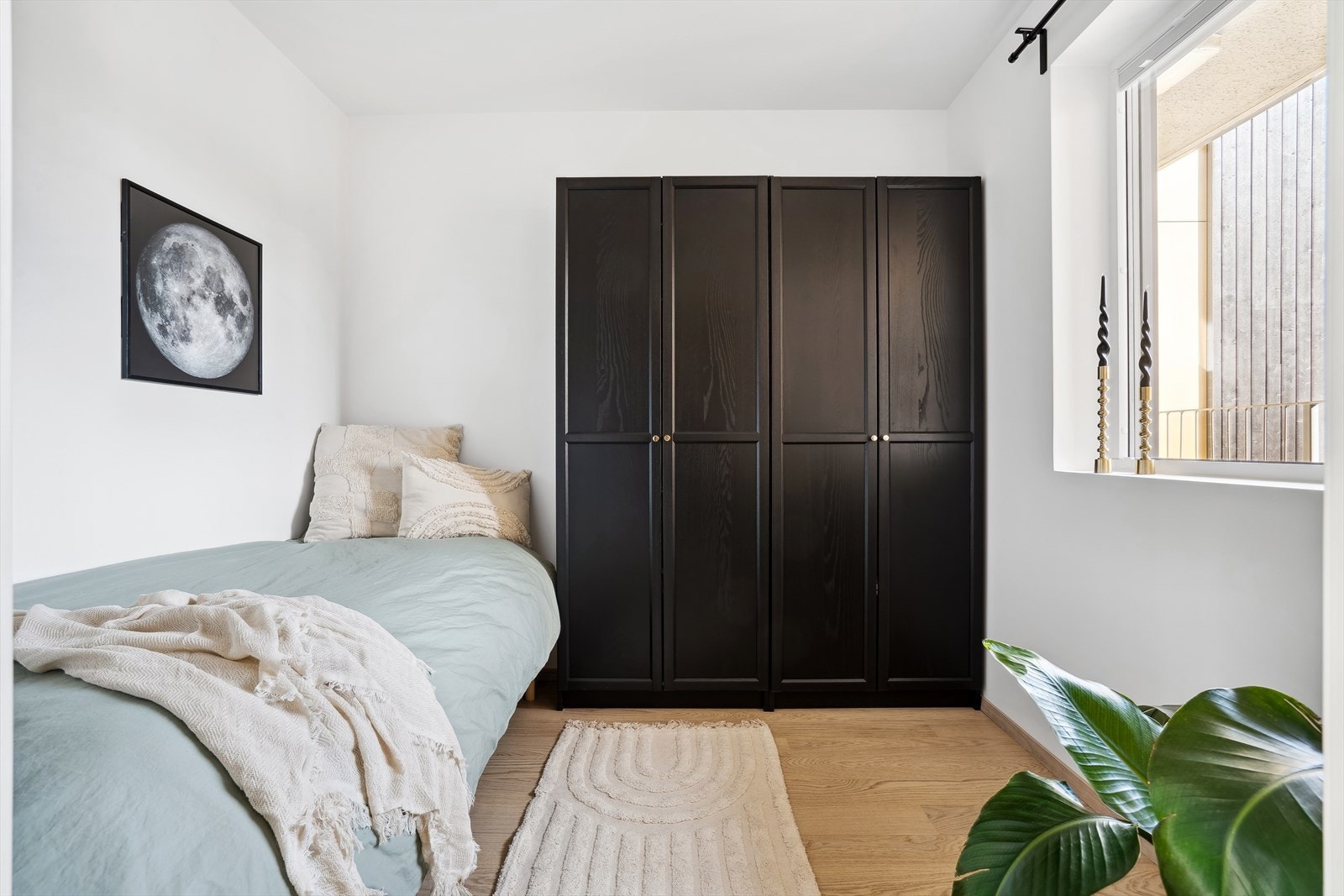 Andre soverommet på 5,5 kvm som har tilgang fra entré/gang. Galleribilde