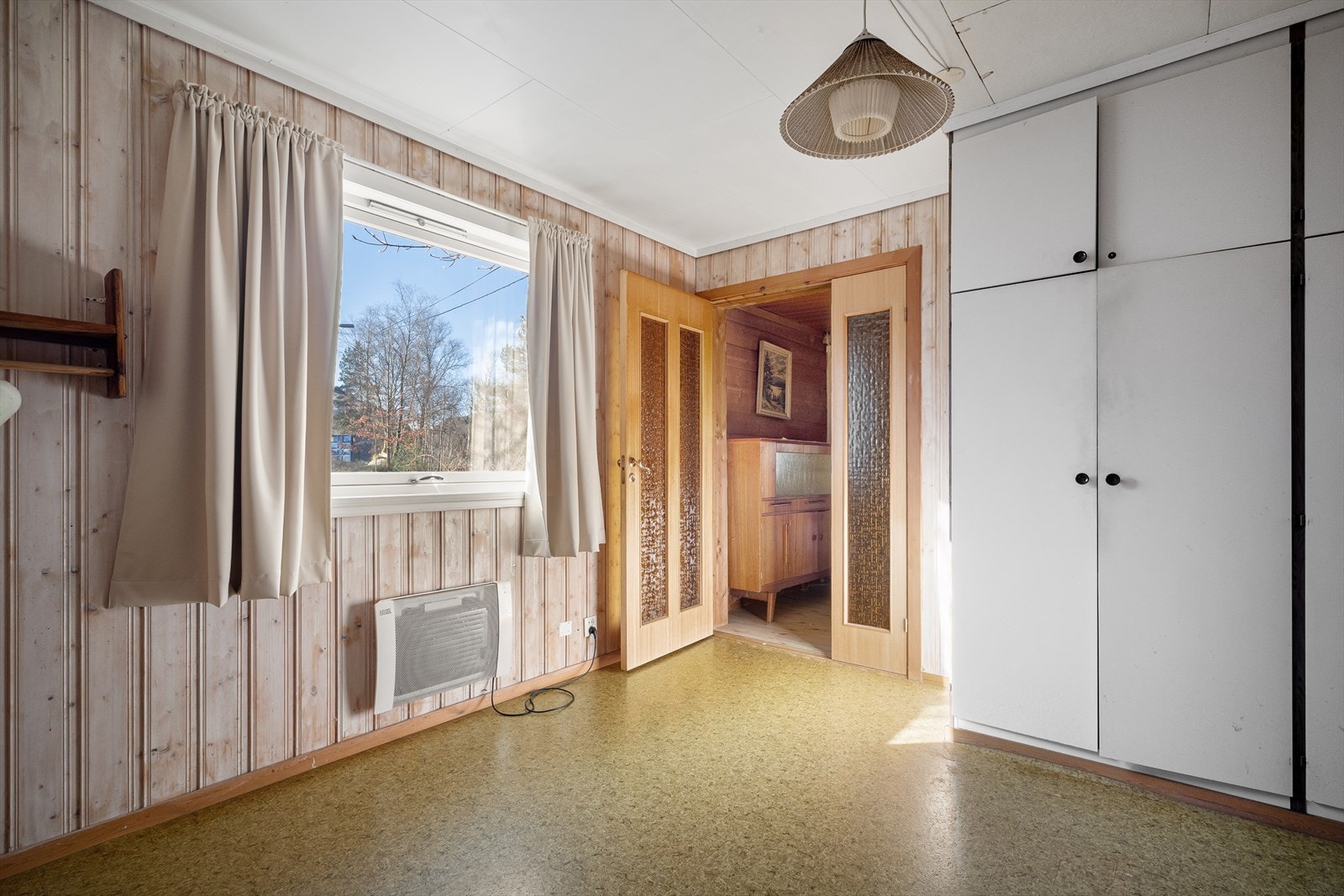 Soverommet sett fra sengen Galleribilde