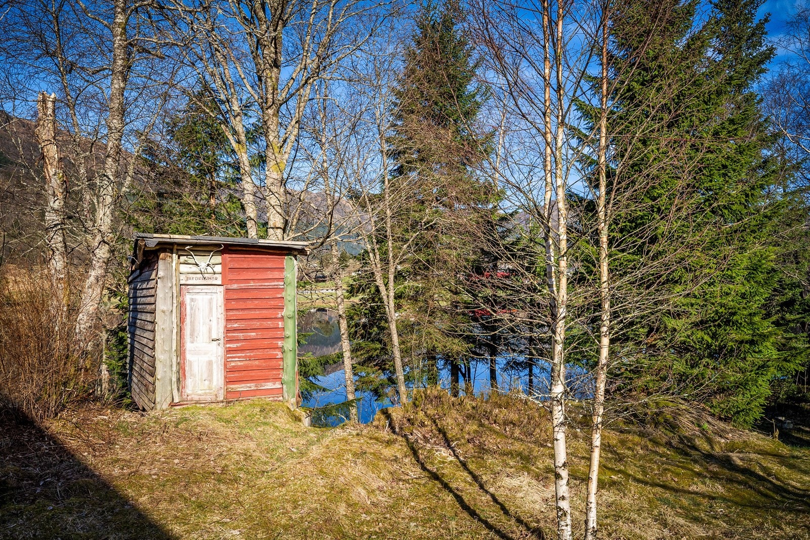 Det er mulig å opparbeide en flott hage rundt huset Galleribilde