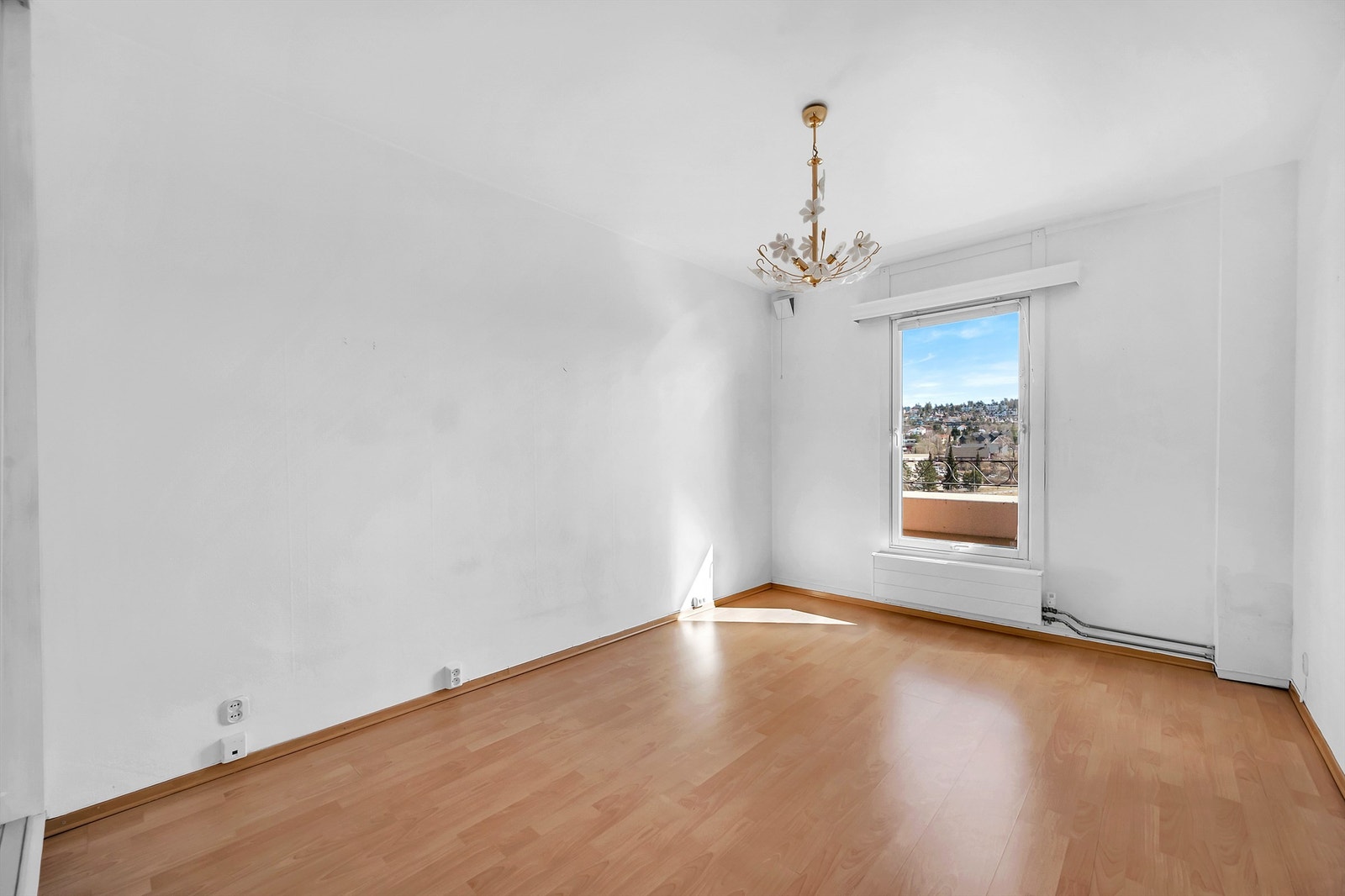 Soverommet er av god størrelse og kan enkelt innredes med både dobbeltseng og tilhørende nattbord. Galleribilde