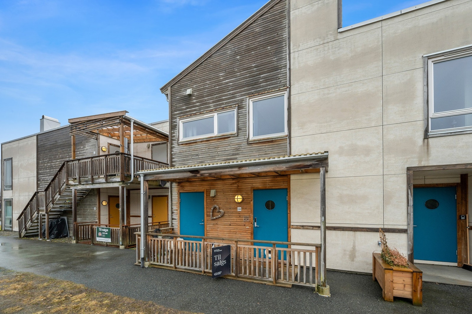 Brekkåsen er et familievennlig område med kort vei til skole og barnehage samt kort kjøretur til Melhus sentrum. Det er også nærhet til gode turområder Galleribilde