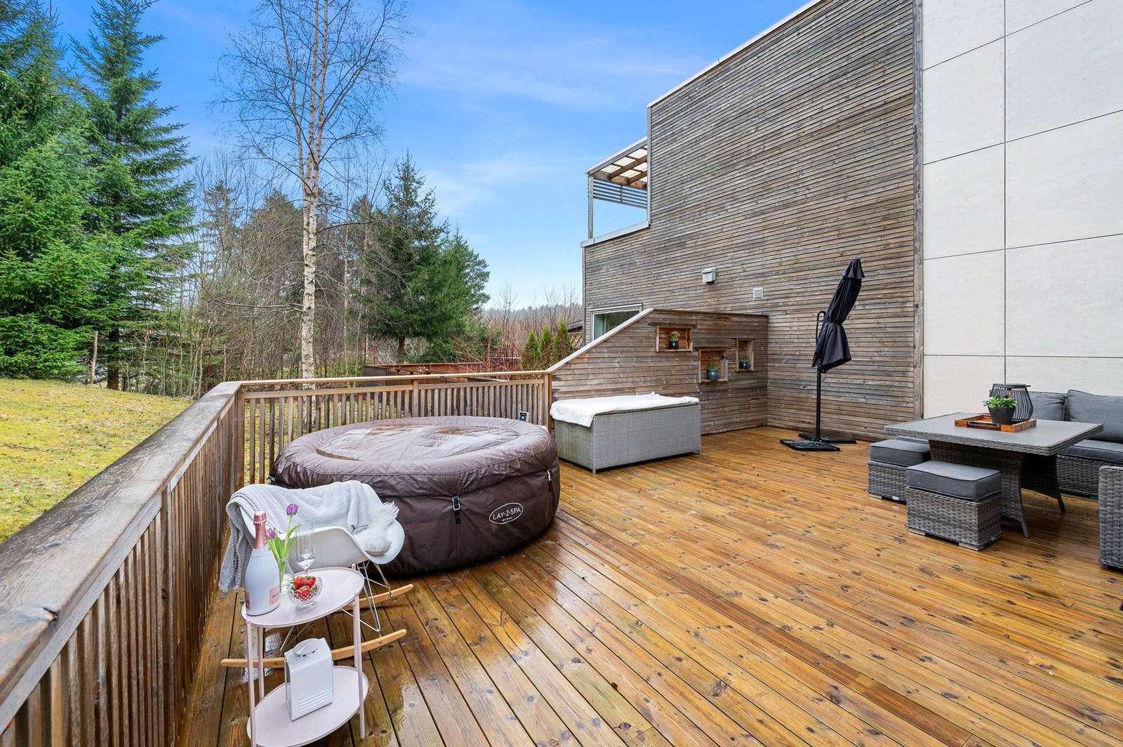 Stor terrasse på hele 50 kvm Galleribilde