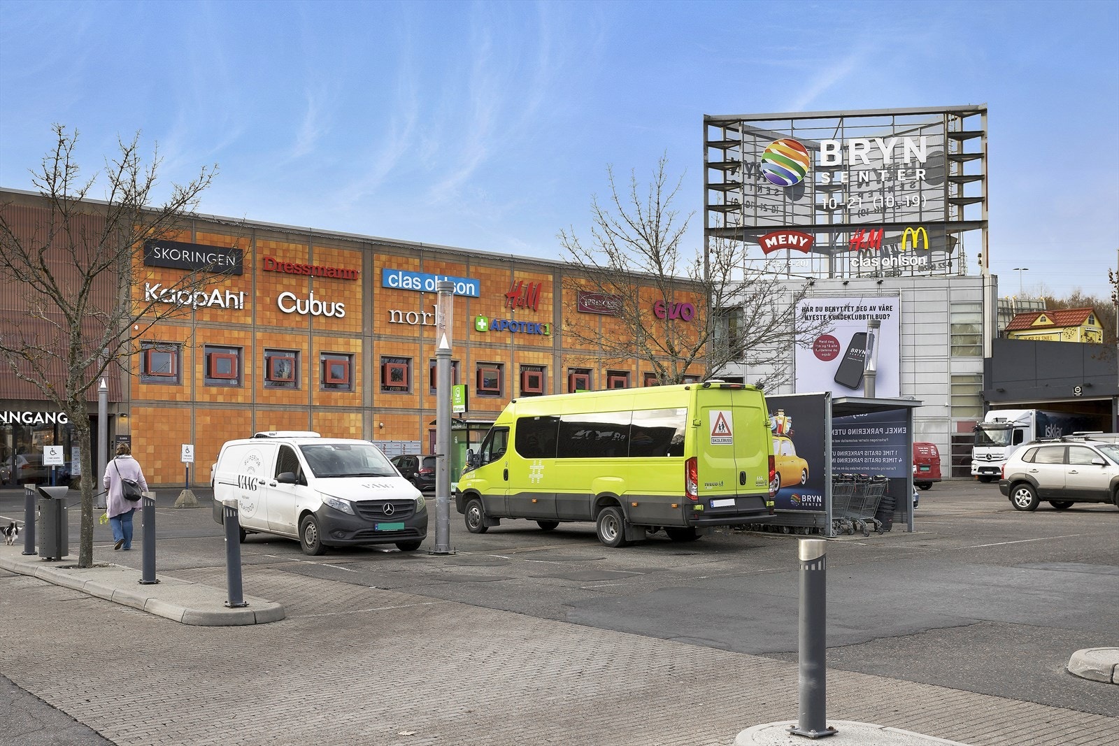 Bryn og Manglerud senter med et rikelig tilbud av dagligvare, butikker og helsetjenester Galleribilde